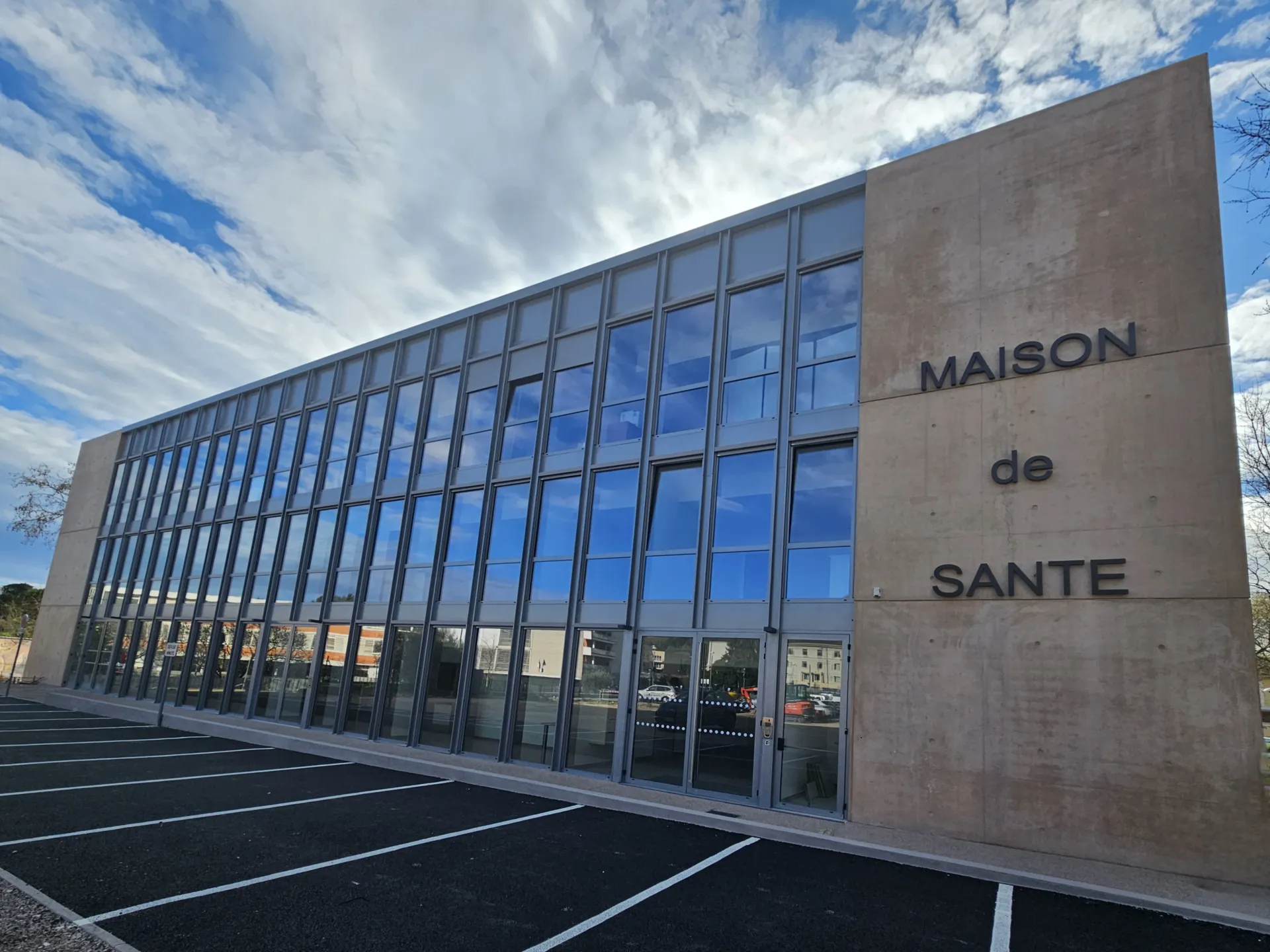 Façade du centre médical MS Consultations à Mouans-Sartoux